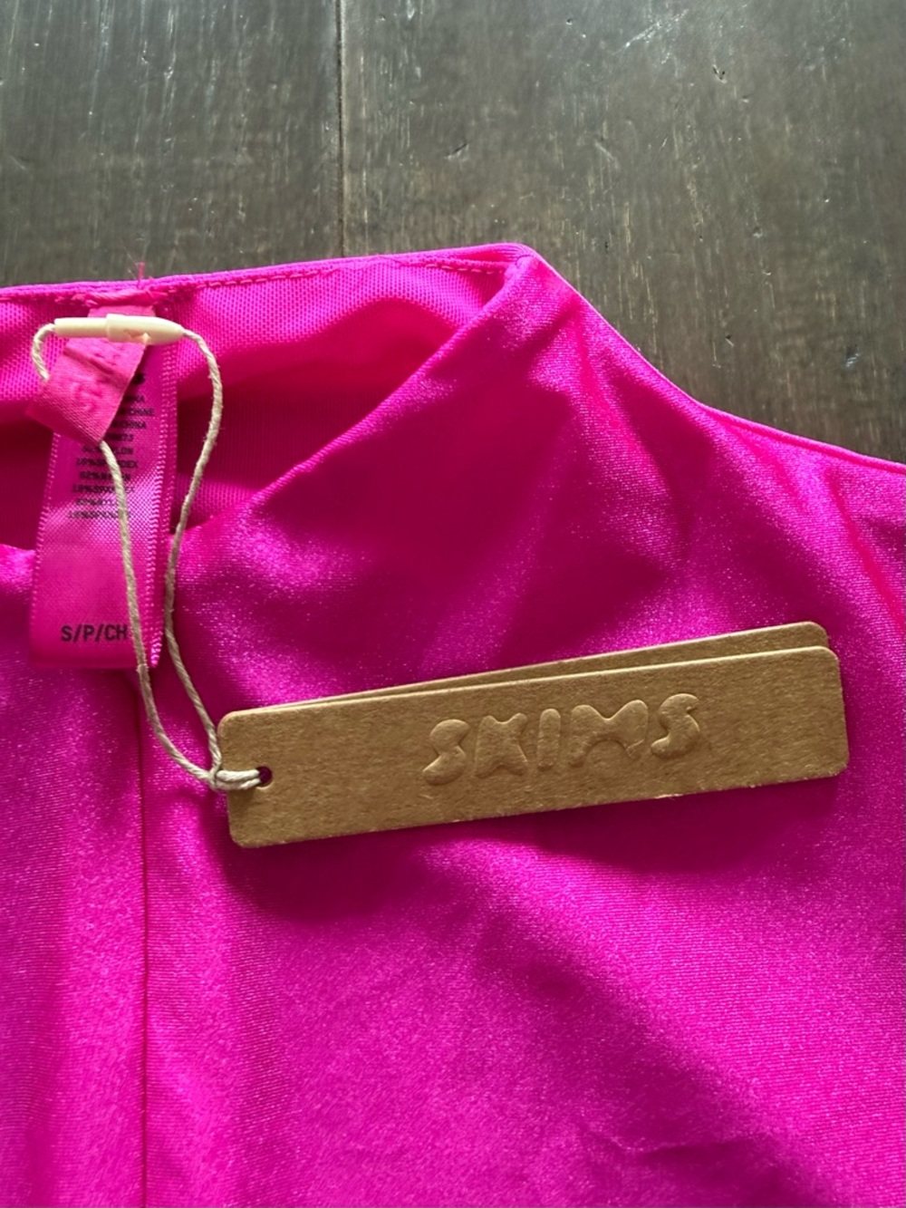 SKIMS NWT Disco Fuchsia Zip Front Long Sleeve Bodysuit Womens Size S - Picture 5 of 13
